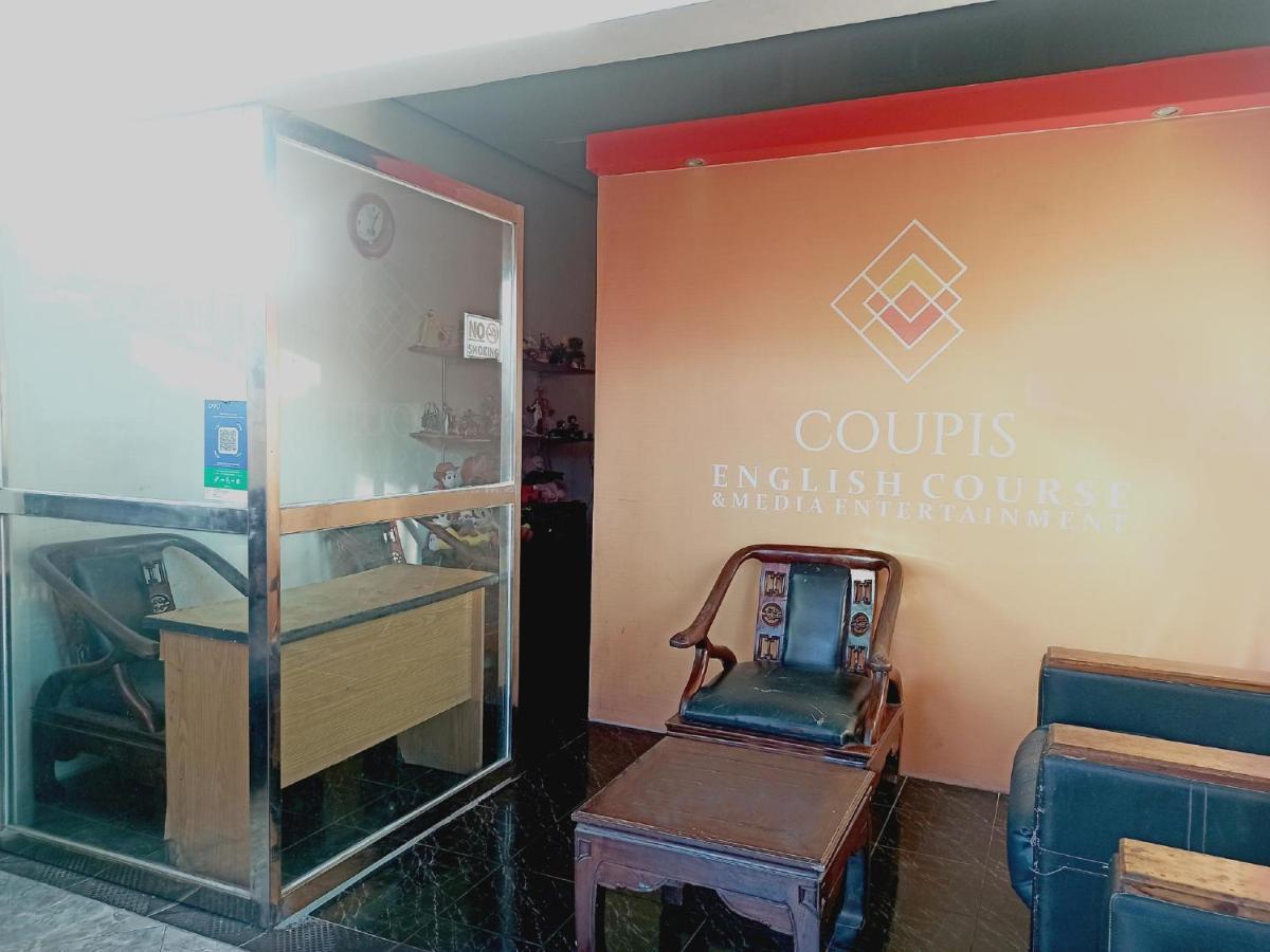 Oyo 3012 Coupis Guesthouse Syariah Pare Exterior foto